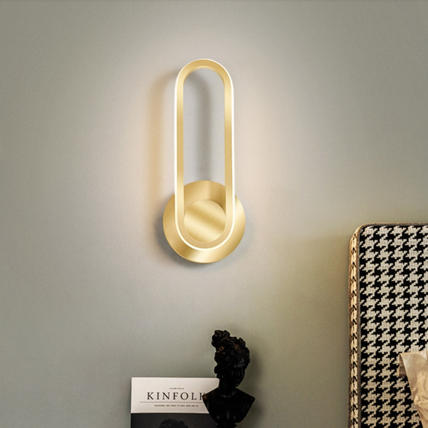 Avery Modern Gold Wall Sconce – Rotatable LED Design for Stylish Indoor Lighting 3