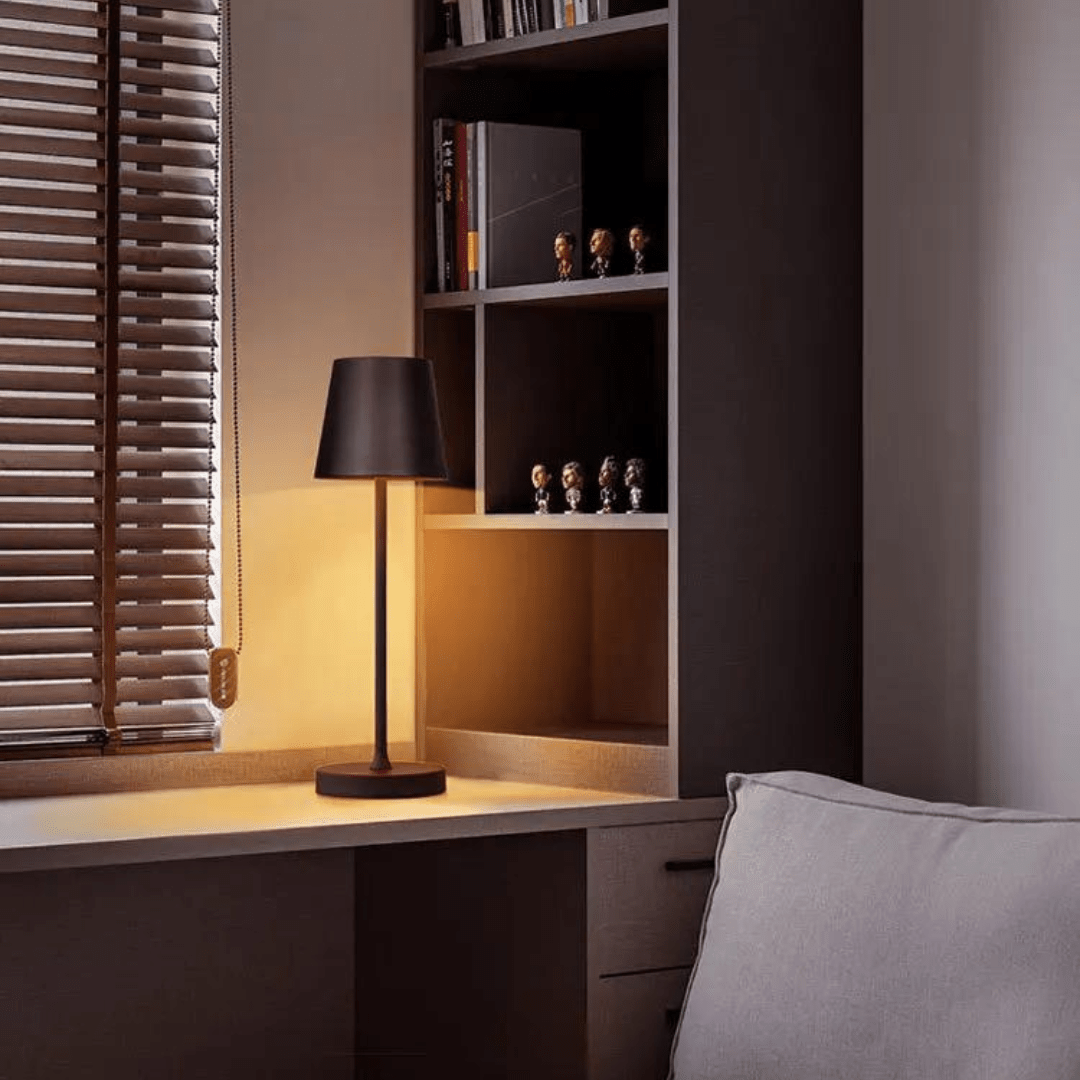 Capri Modern Aluminum Table Lamp – Cordless Rechargeable Lighting for Living Rooms 1