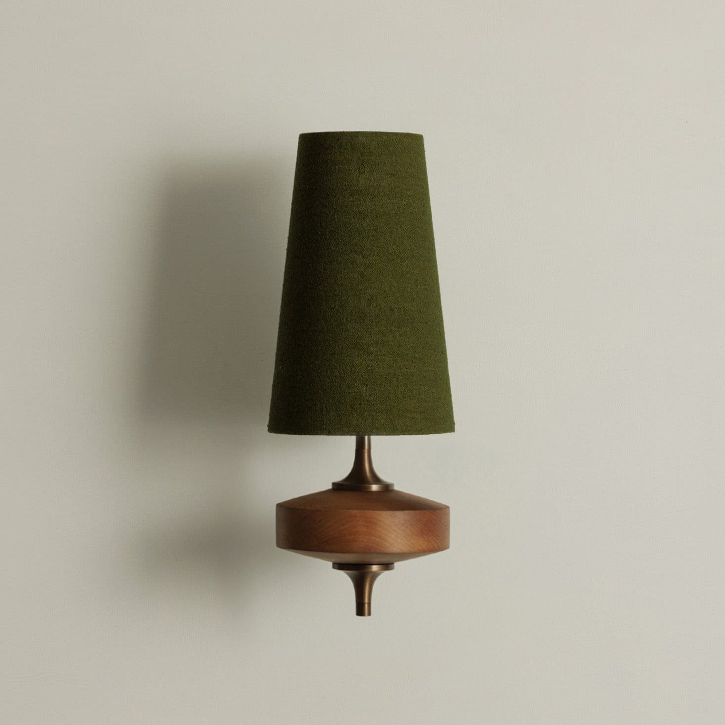 Elio Modern Wall Sconce – Adjustable LED Lighting for Ambiance Enhancement 2