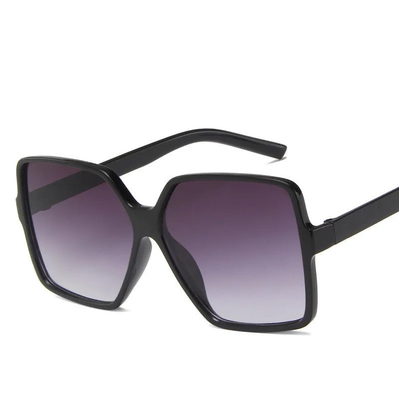 Evelyn Women's Oversized Sunglasses – Stylish Square Design for Casual Outings