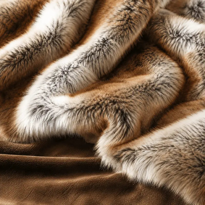Luxe Women’s Faux Fur Throw Blanket – Ultra-Soft Comfort for Cozy Evenings 2
